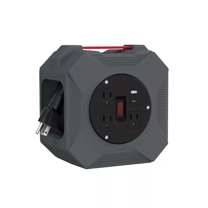 3 ulostuloa Usb2.4a muovijohtokela 45 jalkaa 3 ulostuloa Usb2.4a muovijohtokela 45 jalkaa