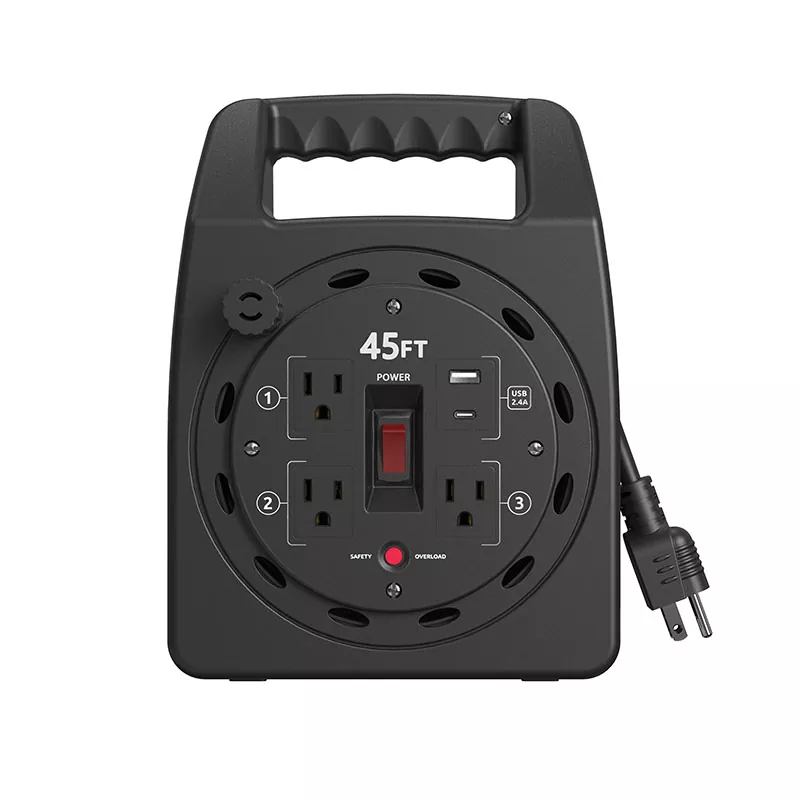 3 ulostuloa Usb2.4a muovijohtokela 45 jalkaa Ylikuormitussuojalla 3 ulostuloa Usb2.4a muovijohtokela 45 jalkaa Ylikuormitussuojalla