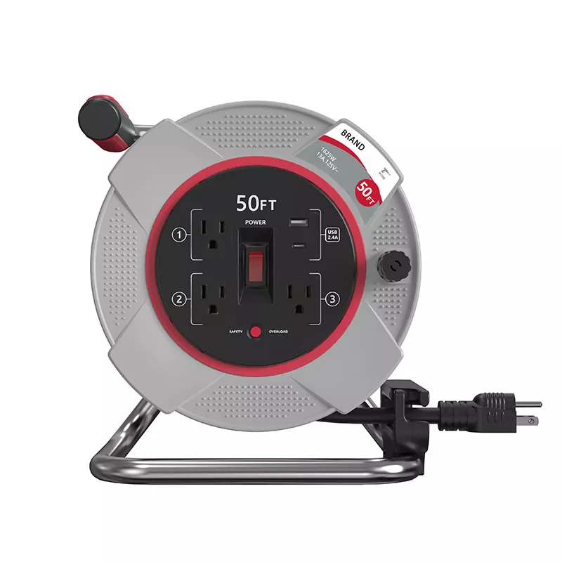 3 ulostuloa Usb2.4a muovijohtokela 50 jalkaa Ylikuormitussuojalla 3 ulostuloa Usb2.4a muovijohtokela 50 jalkaa Ylikuormitussuojalla